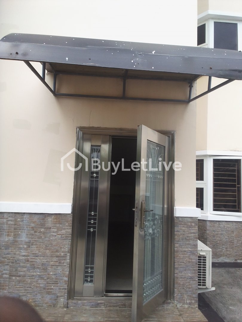 2 bedrooms Flat / Apartment with Bq ensuite for rent at Banana Island