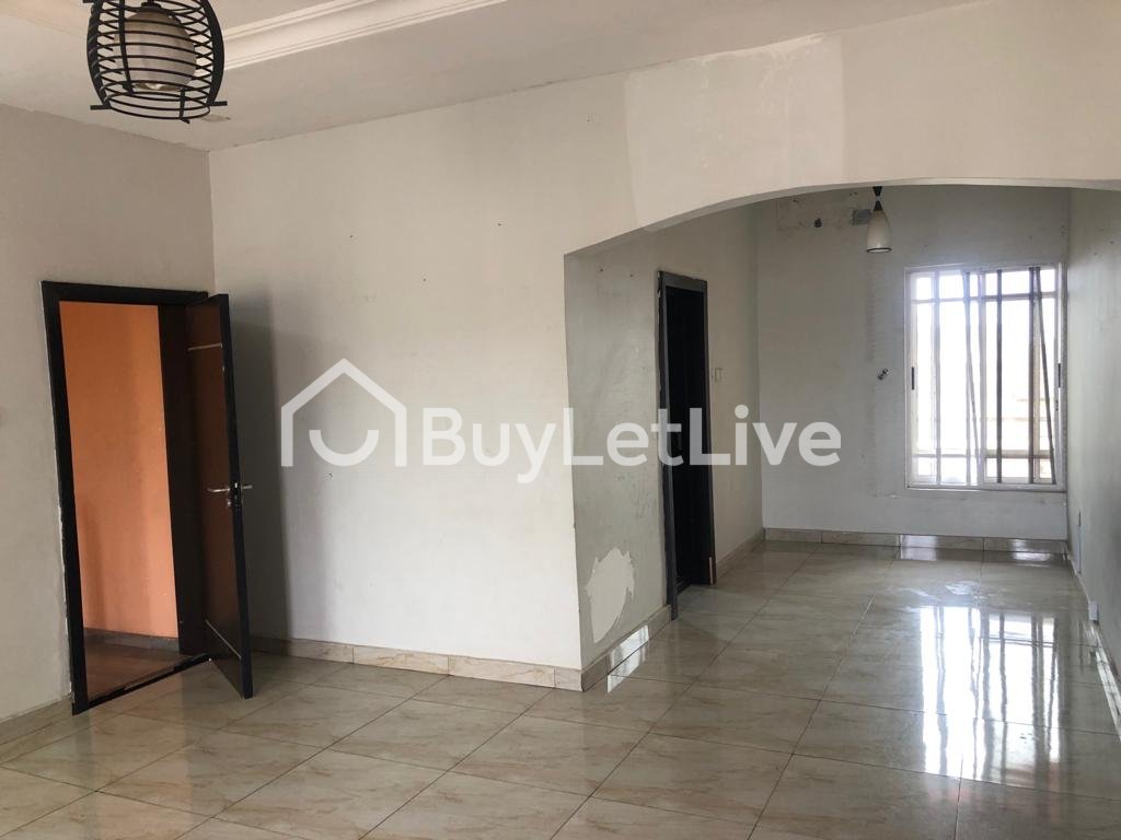 2 bedrooms Flat / Apartment for rent at Yaba