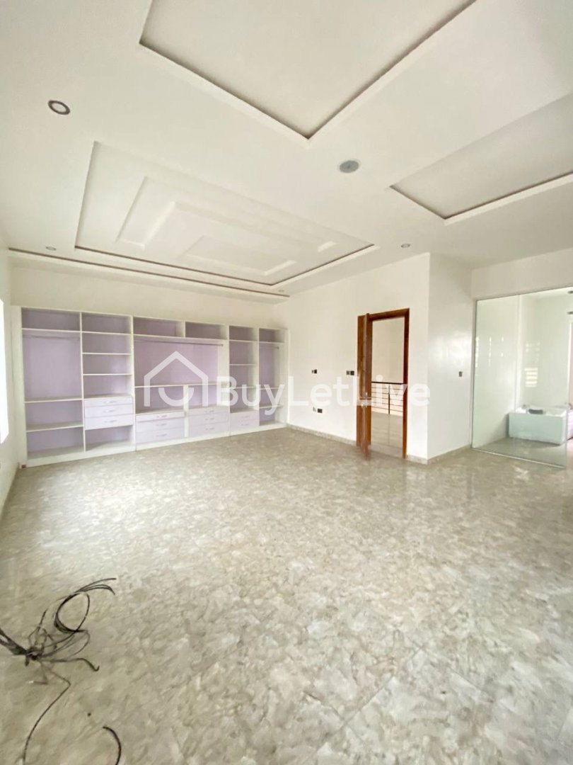 4 bedrooms Semi Detached Duplex for sale at Idado