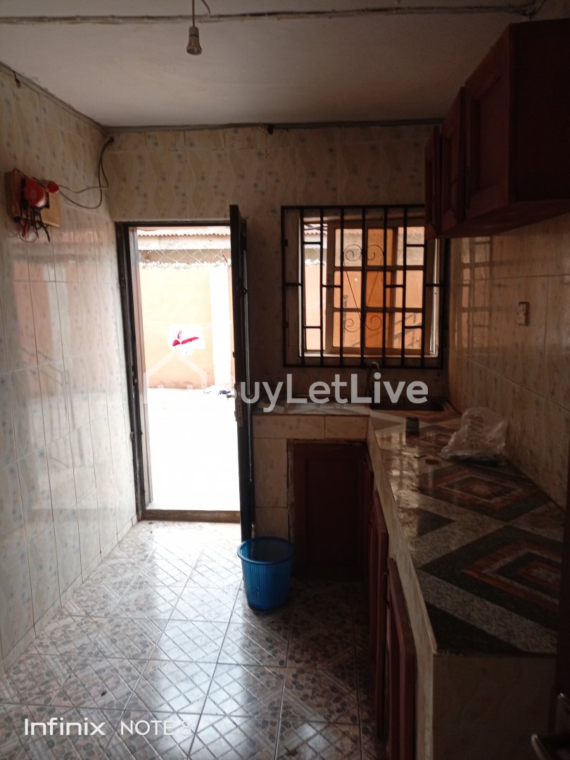 2 bedrooms Flat / Apartment for rent at Alakia