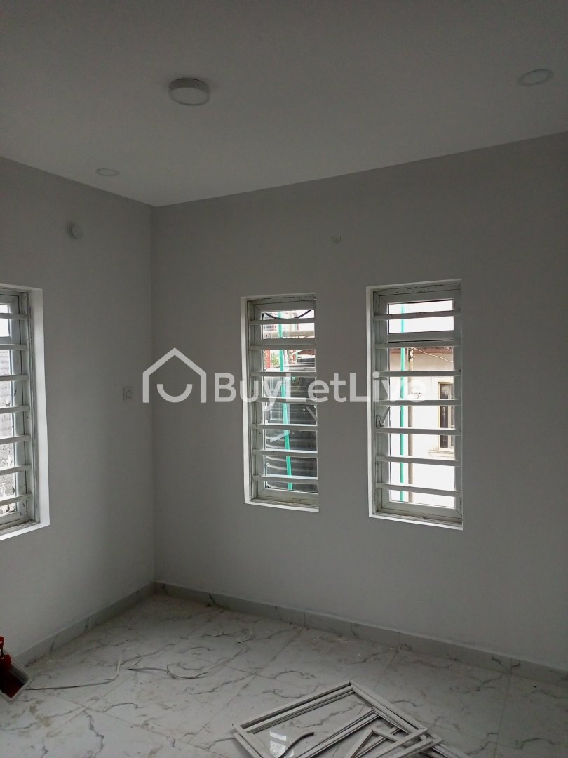 2 bedrooms Flat / Apartment for rent at Sangotedo
