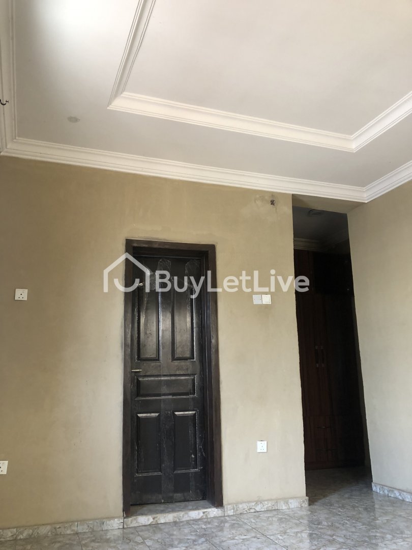 3 bedrooms Semi Detached Duplex for rent at Ebute