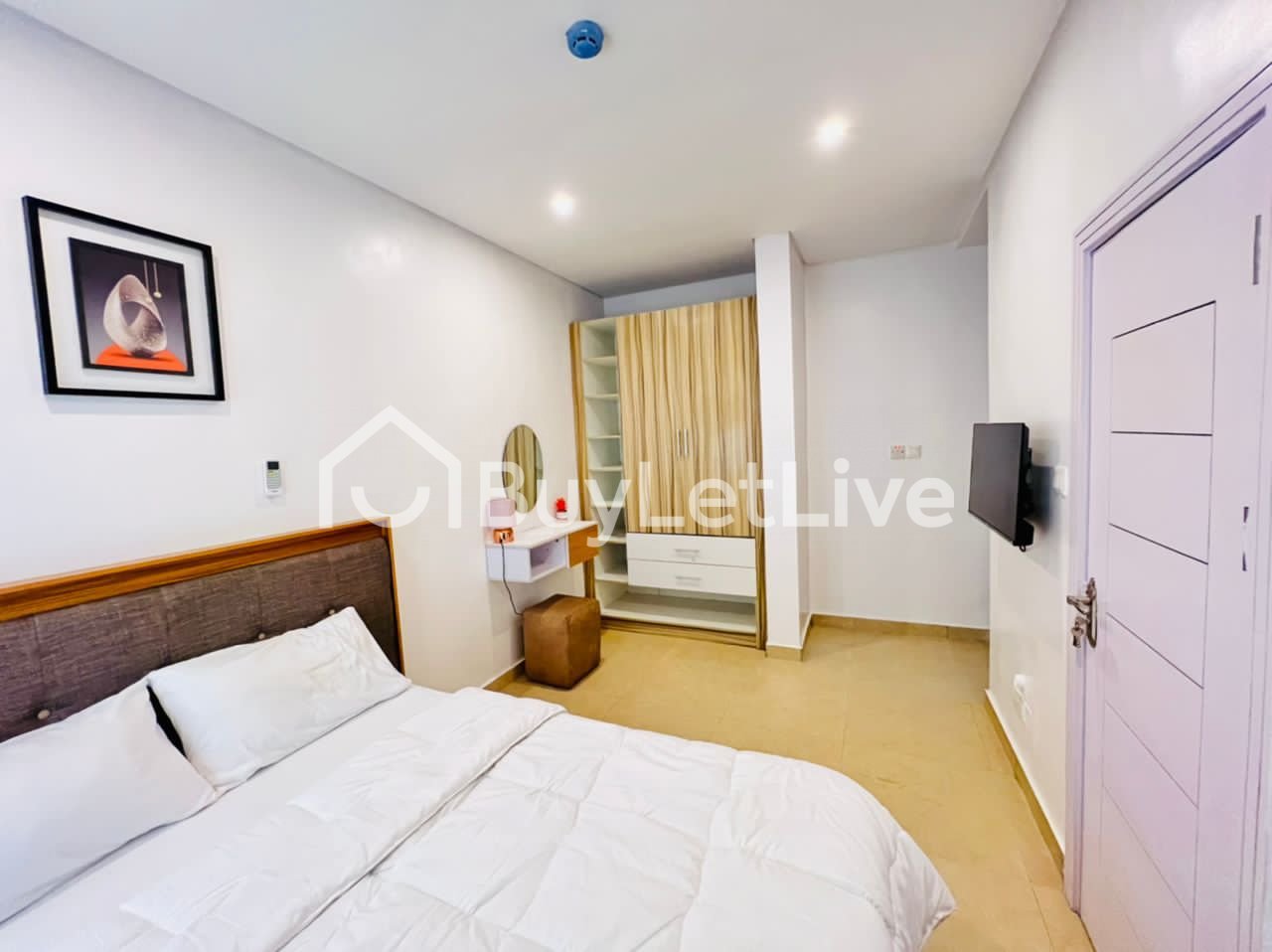 4 bedrooms Flat / Apartment for shortlet at Lekki Phase 1