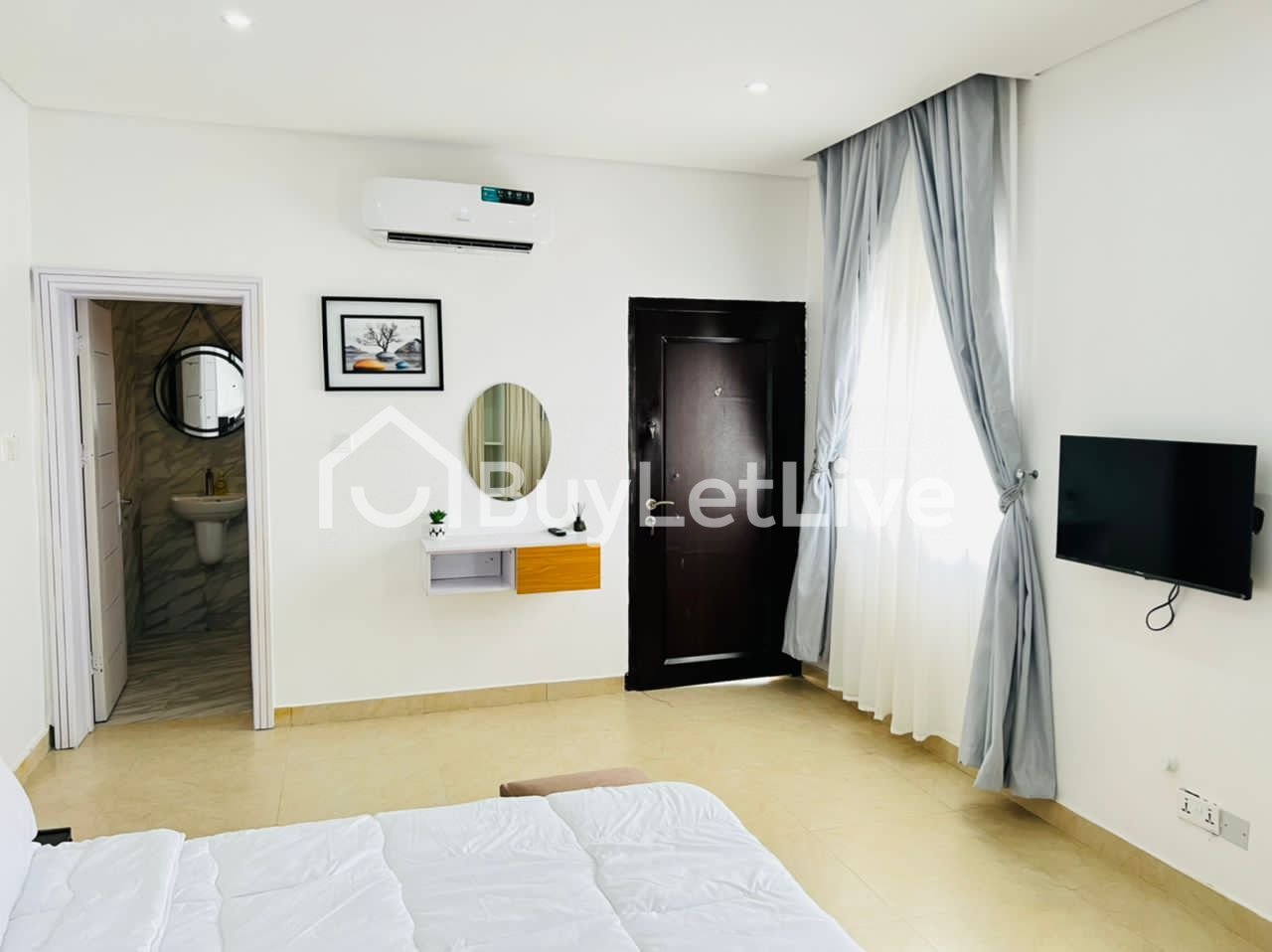 4 bedrooms Flat / Apartment for shortlet at Lekki Phase 1