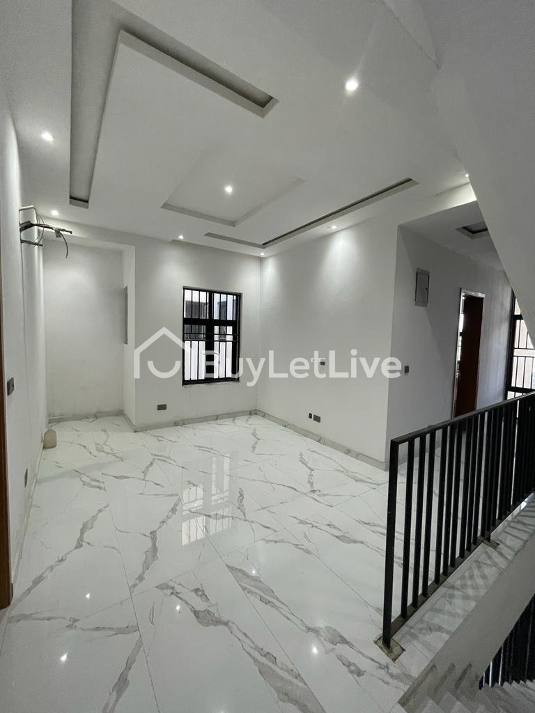 4 bedrooms Terraced Duplex for sale at Lekki Phase 1