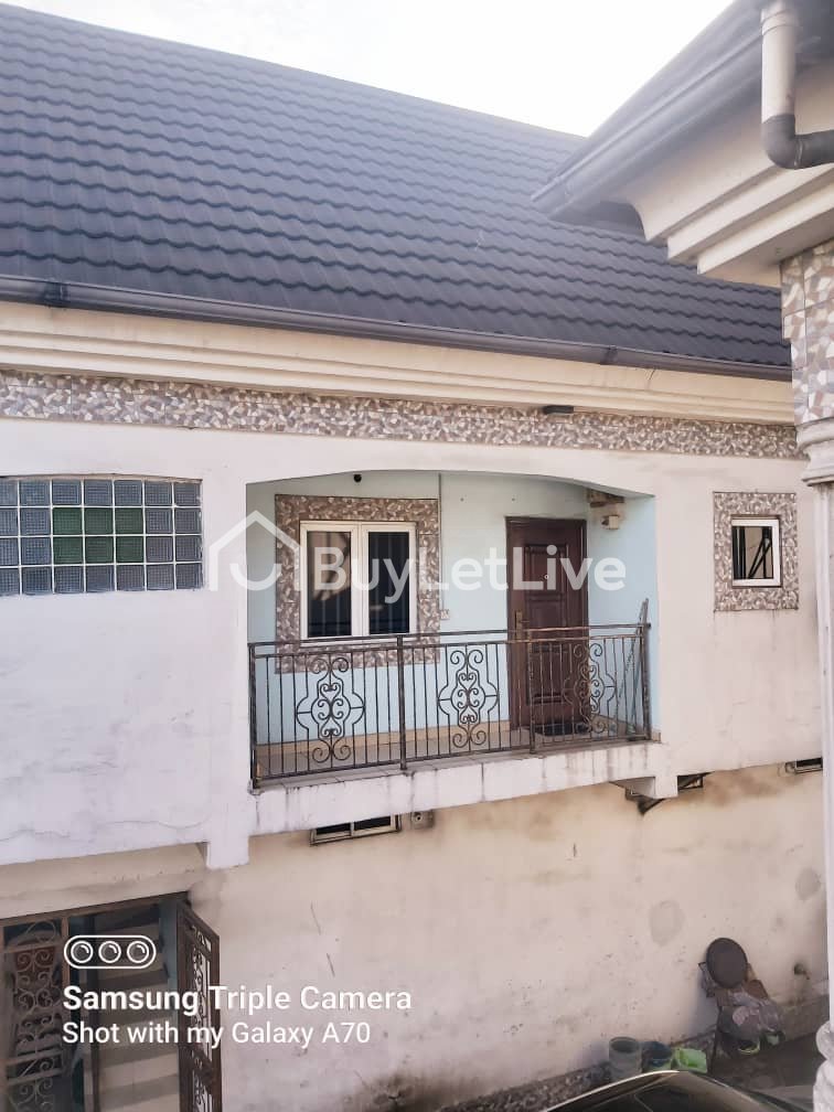 5 bedrooms Detached Duplex for sale at Shell Location