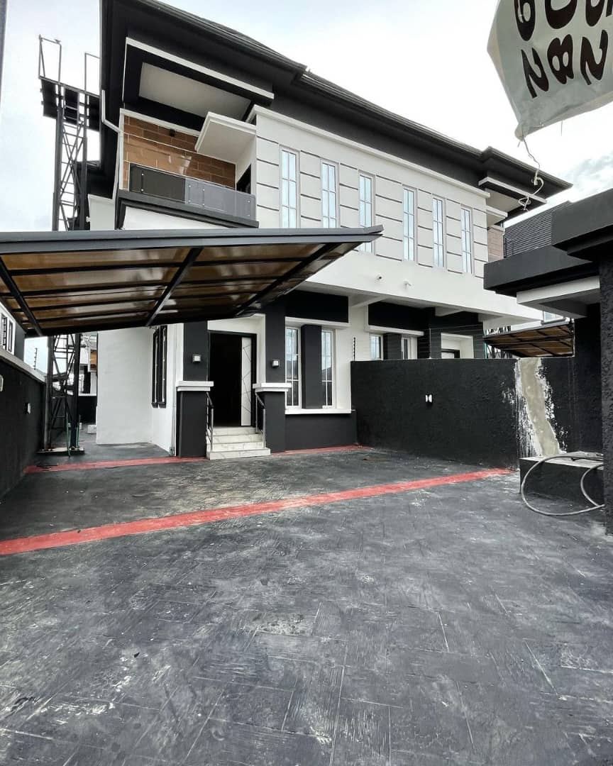 4 bedrooms Semi Detached Duplex for sale at Ikota
