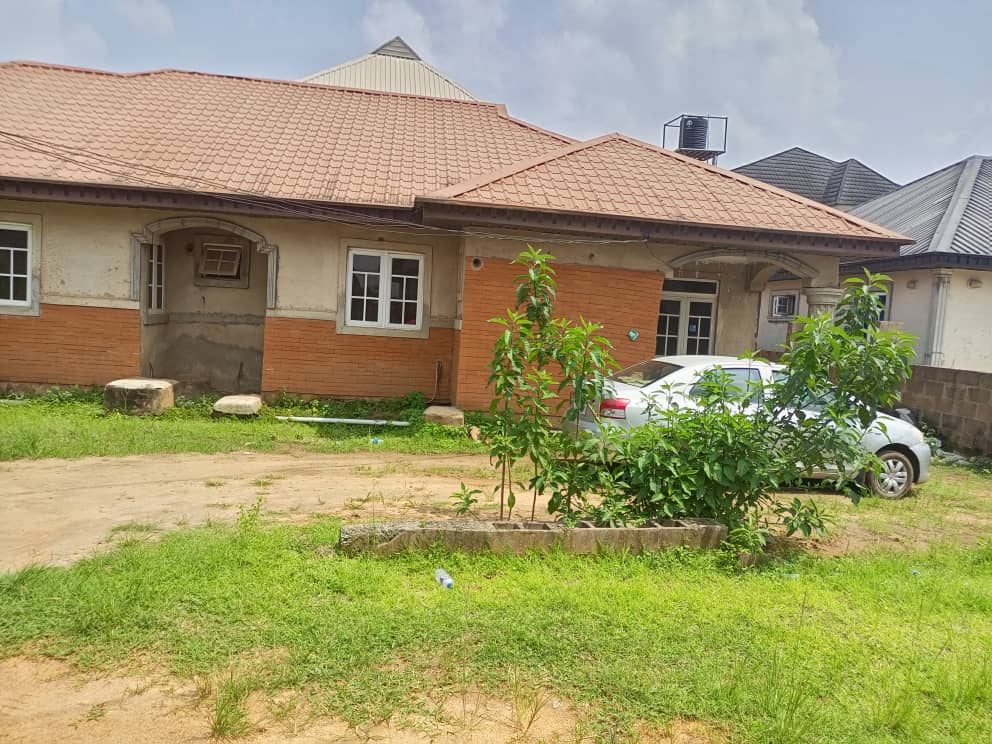 A 6 -bed bungalow flat available for sale in a Serene environment at Ayobo - ayetoro