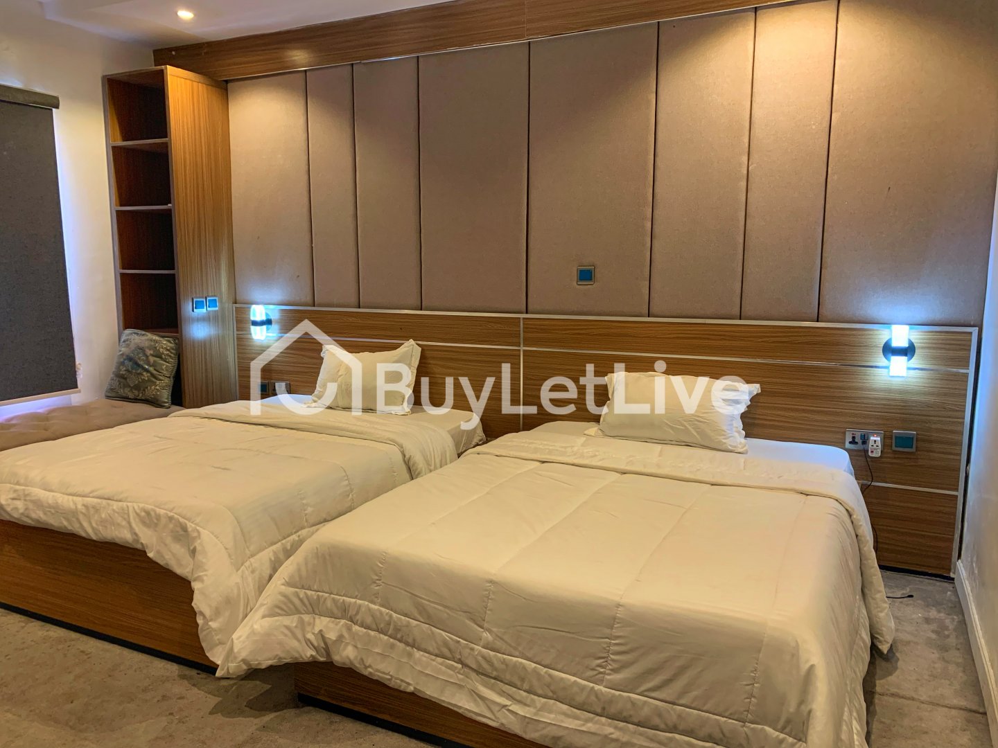3 bedrooms Flat / Apartment for shortlet at Osapa london