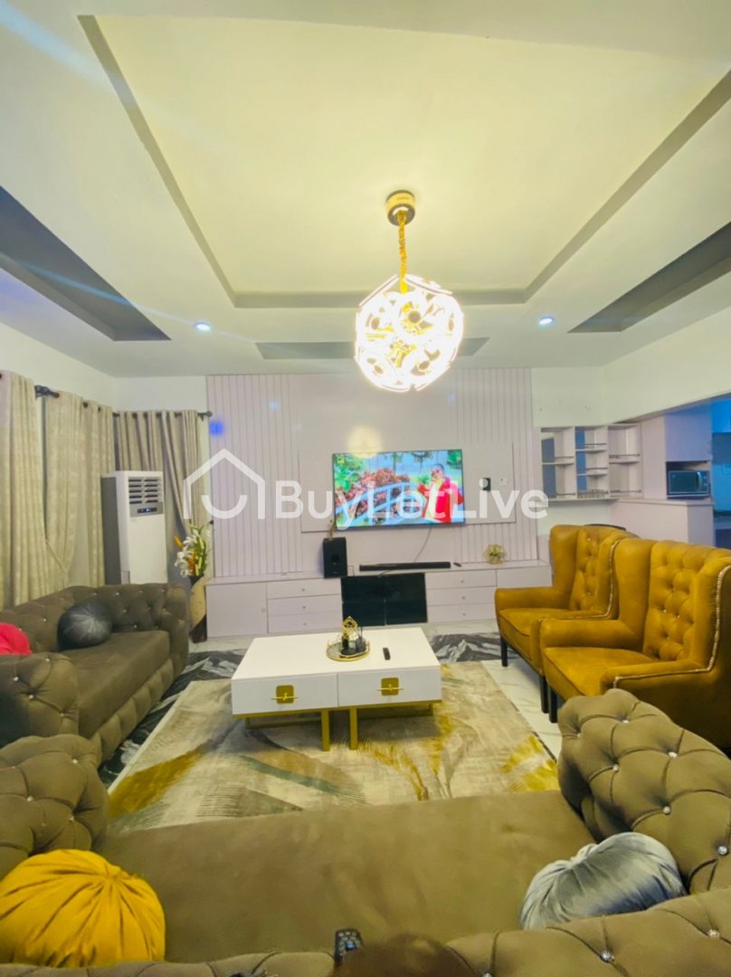 3 bedrooms Flat / Apartment for shortlet at Ajah