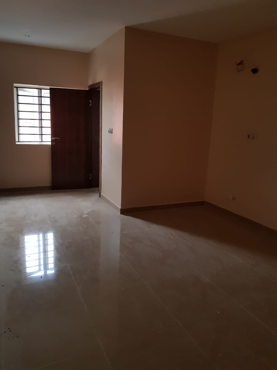 Top Notched BRAND NEW Very SPACIOUS 3 BEDROOM FLAT Apartment
