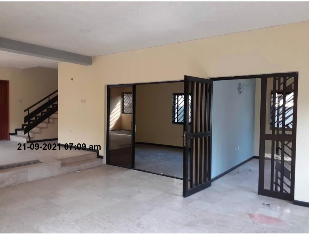 5 Bedroom Fully Detached House with 2 rooms Bq